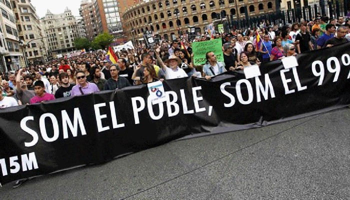 Χιλιάδες Ισπανοί βγήκαν στους δρόμους ενάντια στα κυβερνητικά μέτρα