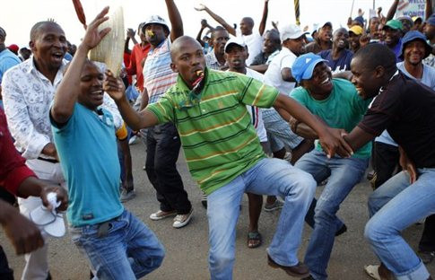 Λήξη της πολύνεκρης απεργίας στη Ν. Αφρική με αυξήσεις 22% στα ορυχεία
