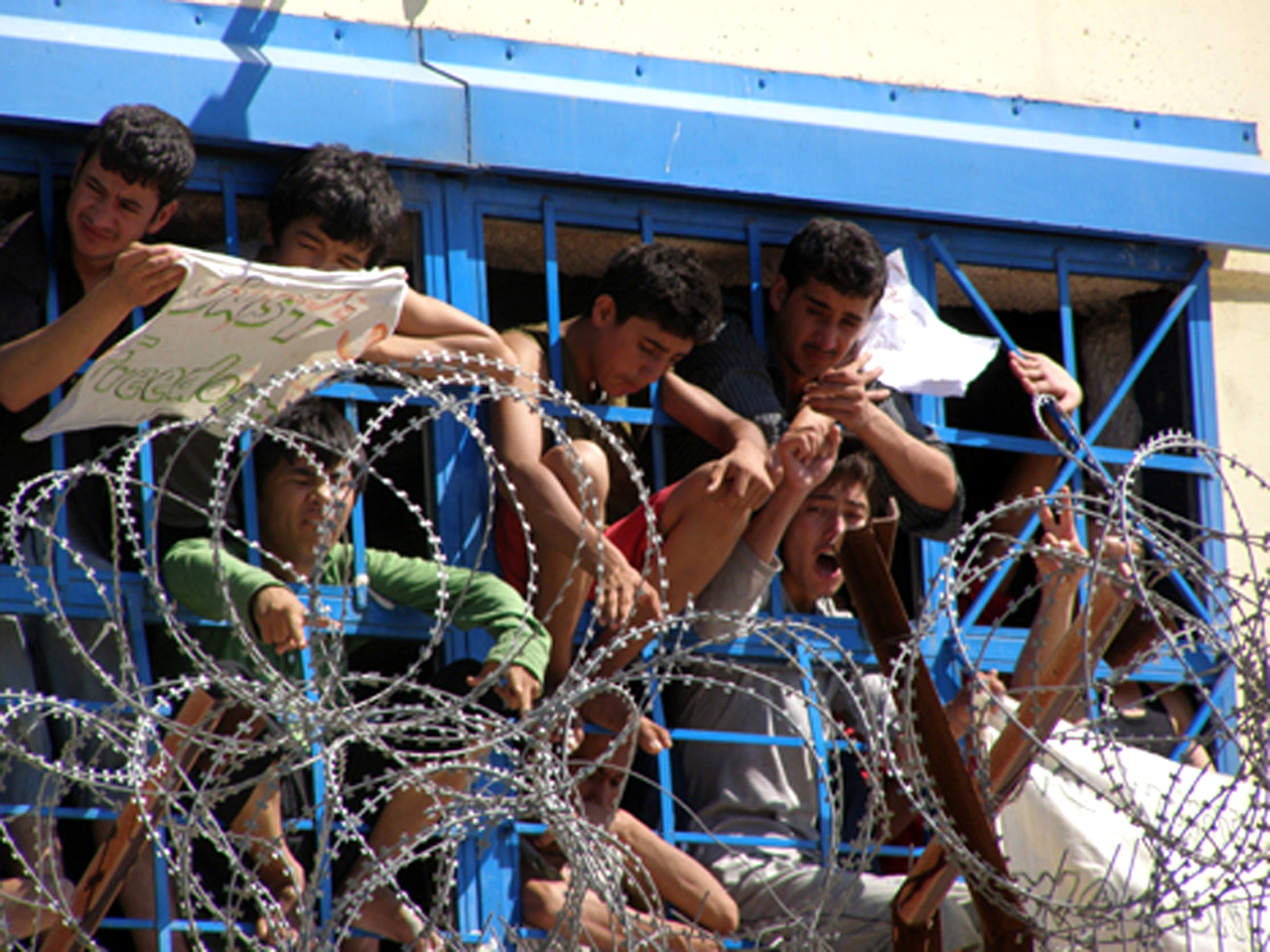 Κραυγή αγωνίας μεταναστών από το στρατόπεδο της Ξάνθης