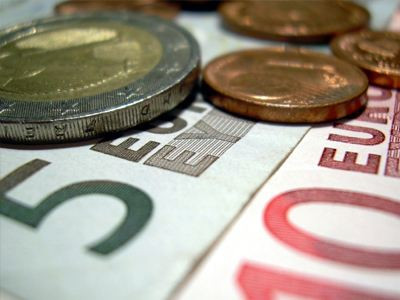 Στα 7,9 δισ. ευρώ τα φέσια του Δημοσίου σε ιδιώτες