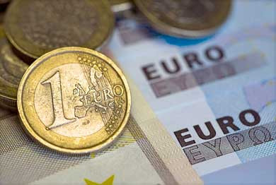Εξετάζουν ελάχιστο φόρο 1.000 ευρώ στους επαγγελματίες