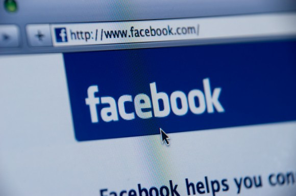 Το Facebook ξεπέρασε το 1 δισ. χρήστες και… χρεώνει