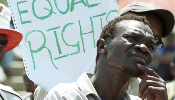 Πλαστικές σφαίρες κατά απεργών μεταλλωρύχων στη Ν.Αφρική