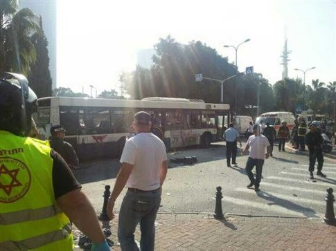 Έκρηξη σε λεωφορείο στο κέντρο του Τελ Αβίβ