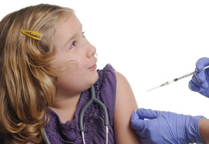 Δωρεάν τα παιδικά εμβόλια σε ανασφάλιστους και απόρους