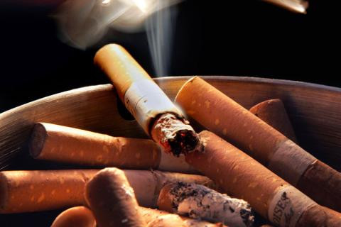 Εθνική Επιτροπή Καπνίσματος: Κυκλώματα παράγουν 50.000 νέους καπνιστές το χρόνο