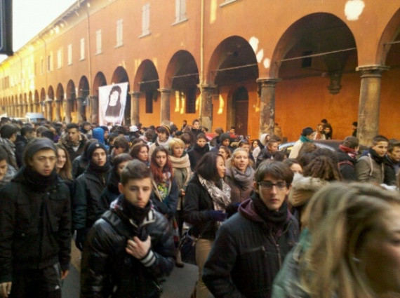 Πορεία διαμαρτυρίας για τον Αλέξη και στη Μπολόνια