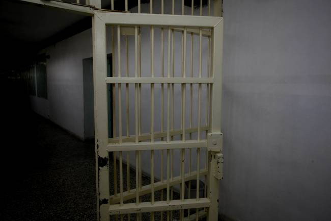 Γρεβενά: Τη μακροχρόνια παραμονή κρατουμένων στα κρατητήρια καταγγέλλουν αστυνομικοί