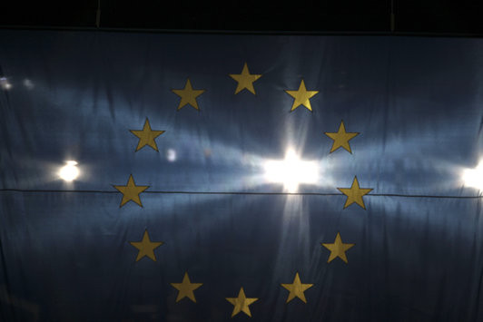 Metron Analysis: Αρνητικοί στην ΕΕ – Λάθος η πορεία της χώρας