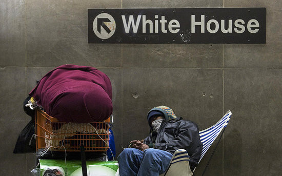 ΗΠΑ: Περισσότεροι άστεγοι και αύξηση των αιτήσεων για συσσίτιο το 2012