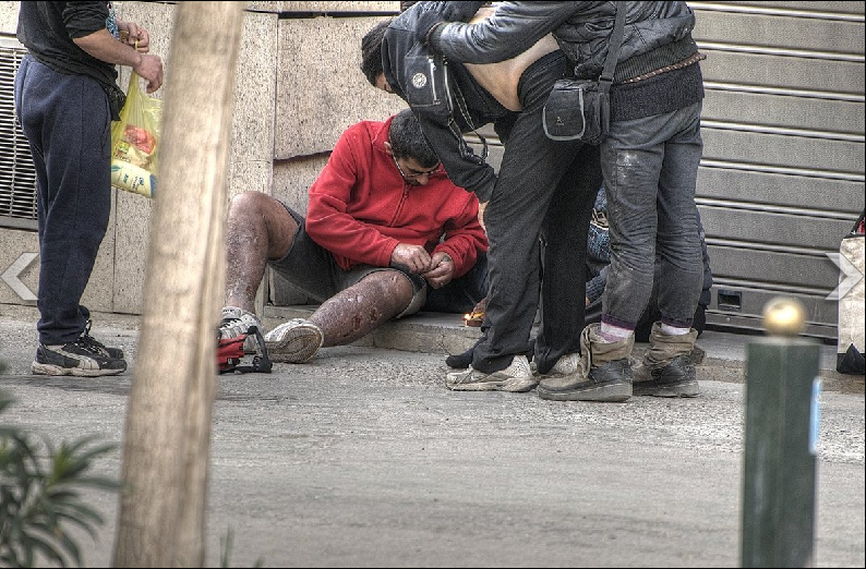 Ο Θάνατος στους δρόμους της Αθήνας: Ναρκωτικά, Πορνεία και HIV