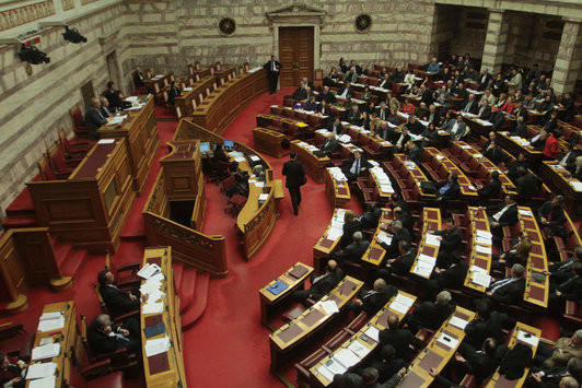 Υψηλοί τόνοι στη Βουλή για τις Πράξεις Νομοθετικού Περιεχομένου