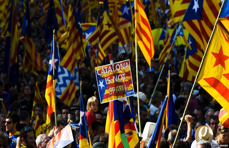 Καταλονία: Ανοίγει ο δρόμος για δημοψήφισμα ανεξαρτησίας