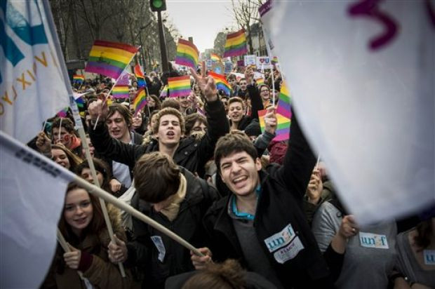Παρίσι: Χιλιάδες στους δρόμους υπέρ του γάμου ομοφυλοφίλων