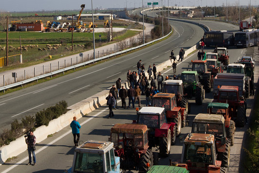 Προθερμαίνουν τα τρακτέρ, αναμένουν στο ακουστικό τους