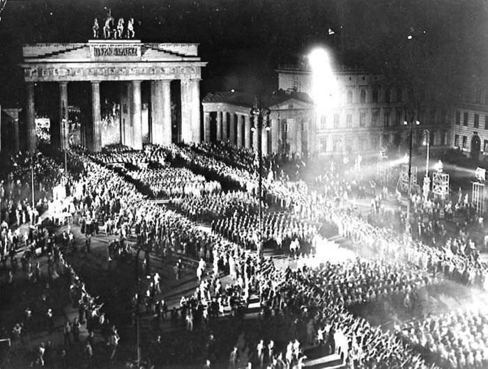 Πως οι ξένοι διπλωμάτες υποβάθμισαν τη Χιτλερική επέλαση του 1933