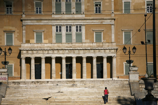 Γαλλικό Πρακτορείο: Το χαμηλό επίπεδο της ελληνικής Βουλής