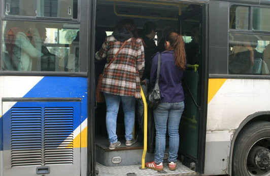 Στάση εργασίας σε λεωφορεία, τρόλεϊ και προαστιακό την Τετάρτη