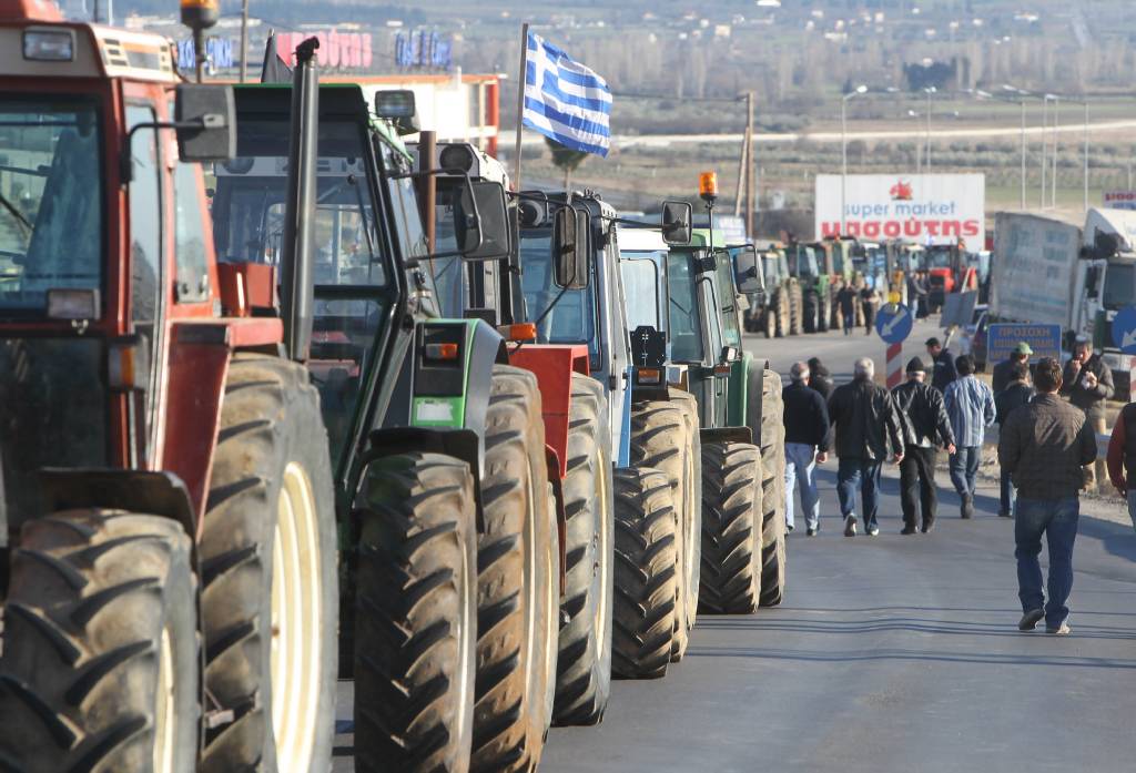 Μπλόκα αγροτών σε Καβάλα και Δράμα