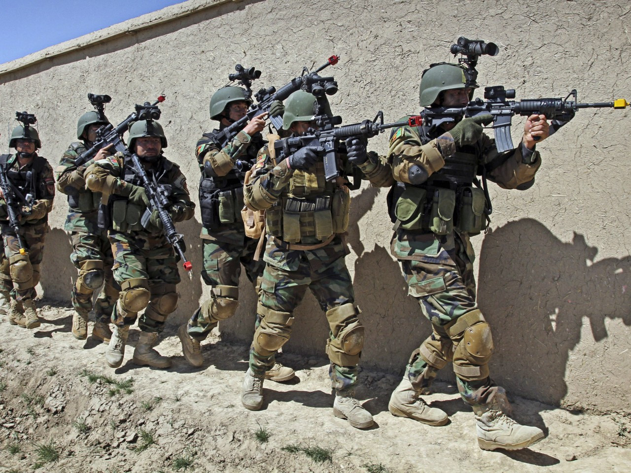 Ο Ομπάμα αποσύρει 34.000 στρατιώτες από το Αφγανιστάν