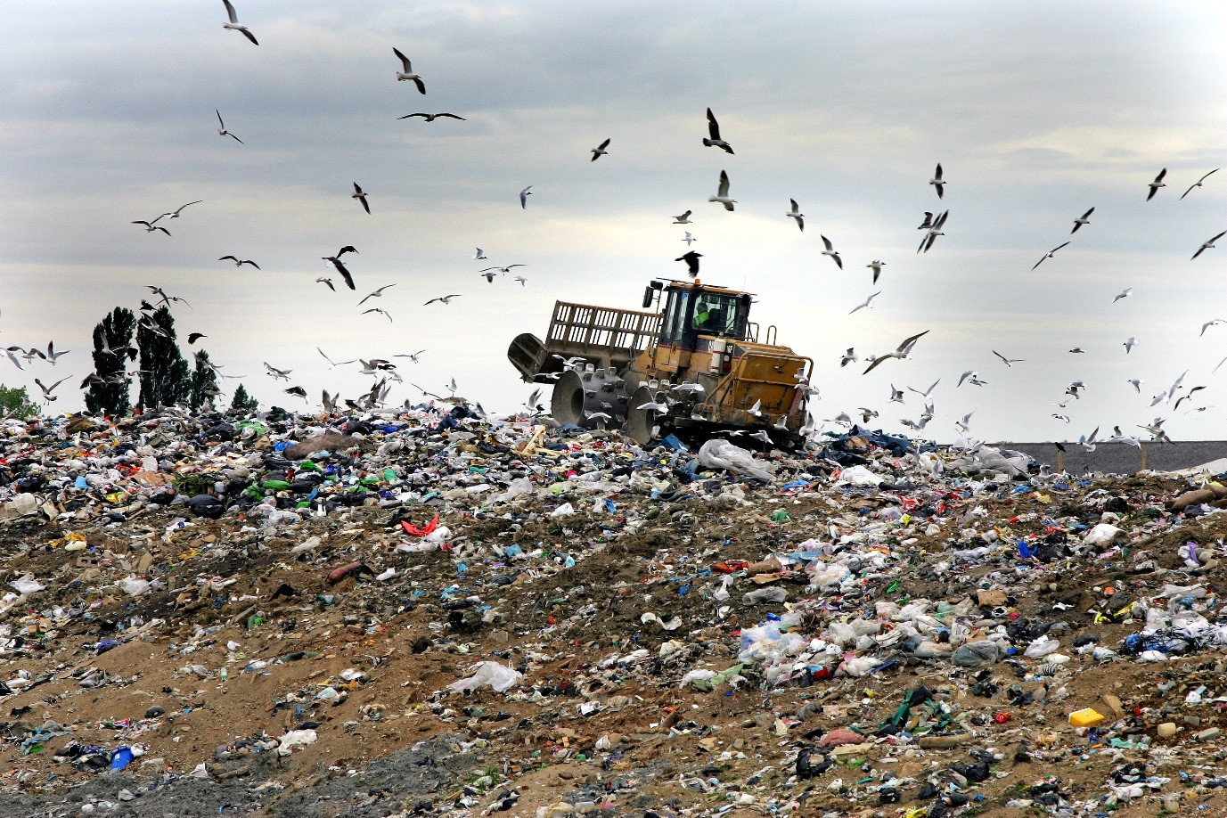 Νέο ειδικό τέλος για τα απόβλητα από το 2014