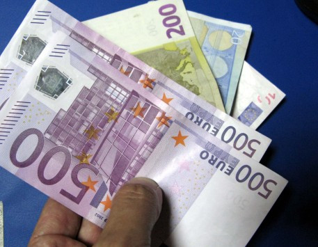 Επίδομα 500 ευρώ για τρίτεκνες και πολύτεκνες οικογένειες