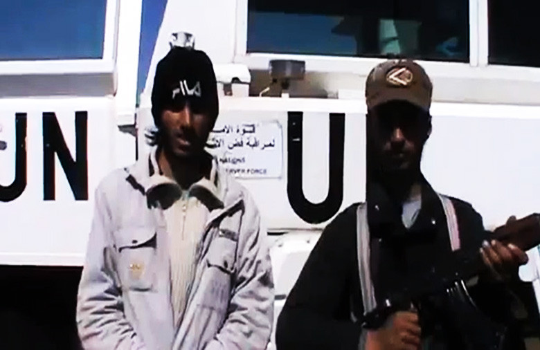 Κυανόκρανοι στα χέρια Σύρων ανταρτών (Βίντεο)