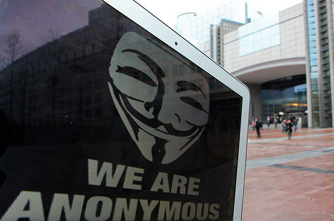 Συντάκτης του Reuters κατηγορείται ότι βοήθησε τους Anonymous