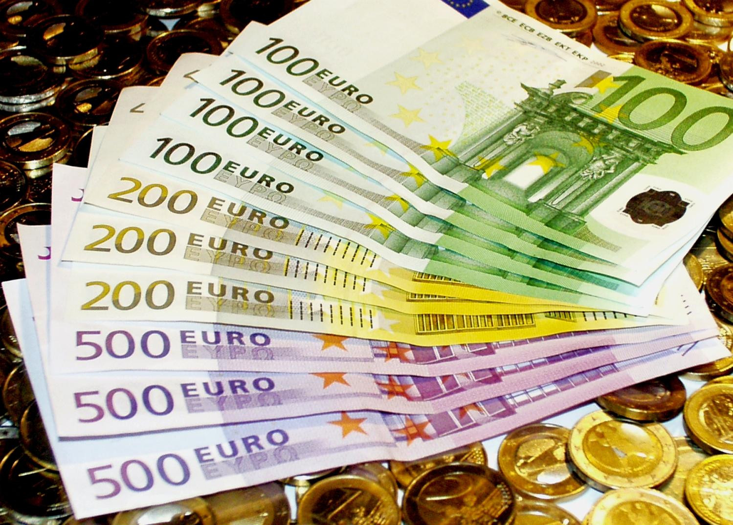 Το ευρώ γίνεται θηλιά που πνίγει τα κράτη της ΕΕ, του Γιώργου Δελαστίκ