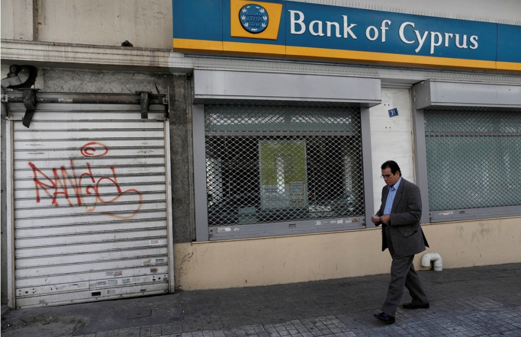 Εντατικές διαβουλεύσεις μεταξύ Κεντρικής και Τράπεζας Κύπρου για το κούρεμα