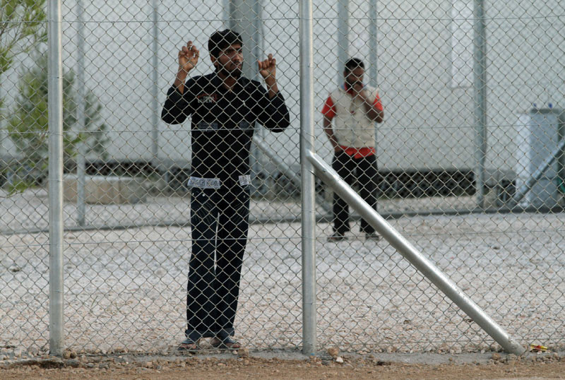 Μαρτυρίες μεταναστών μέσα από το κρατητήριο της Αμυγδαλέζας