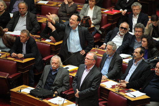 Απορρίφθηκε η τροπολογία του ΣΥΡΙΖΑ για τα δάνεια στα κόμματα