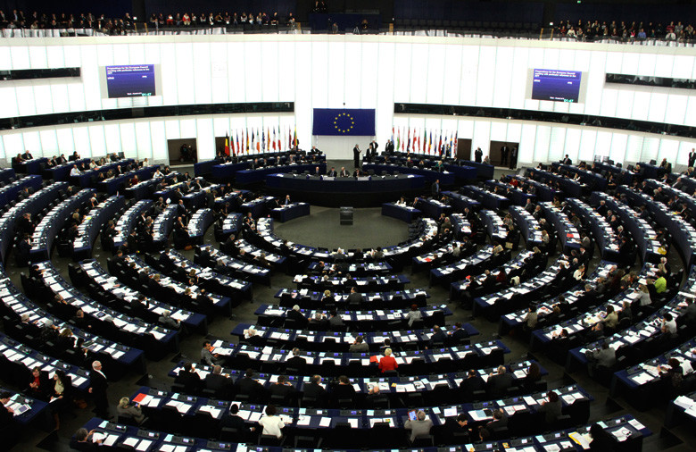 Ευρωβουλή κατά Eurogroup και Κομισιόν για την Κύπρο