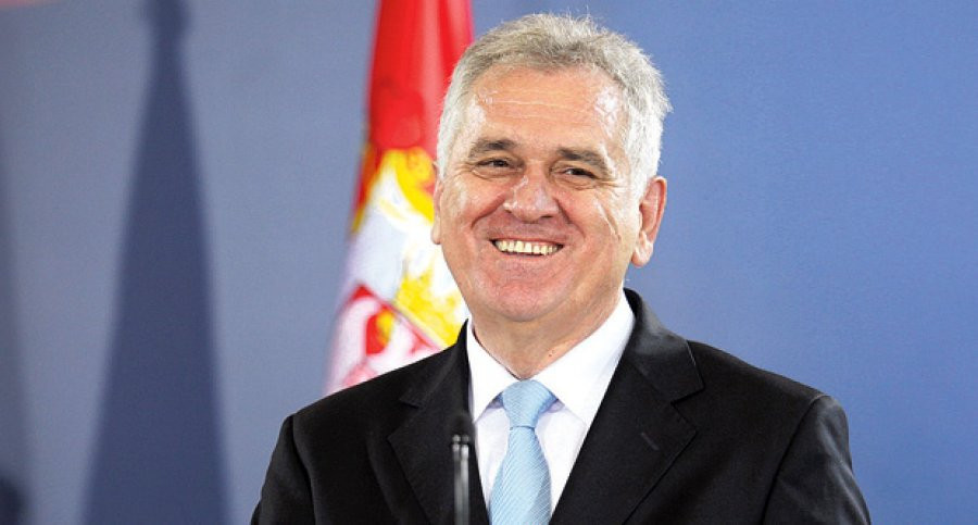 Σέρβος πρόεδρος: «Ζητώ γονατιστός συγγνώμη για τη Σρεμπρένιτσα»