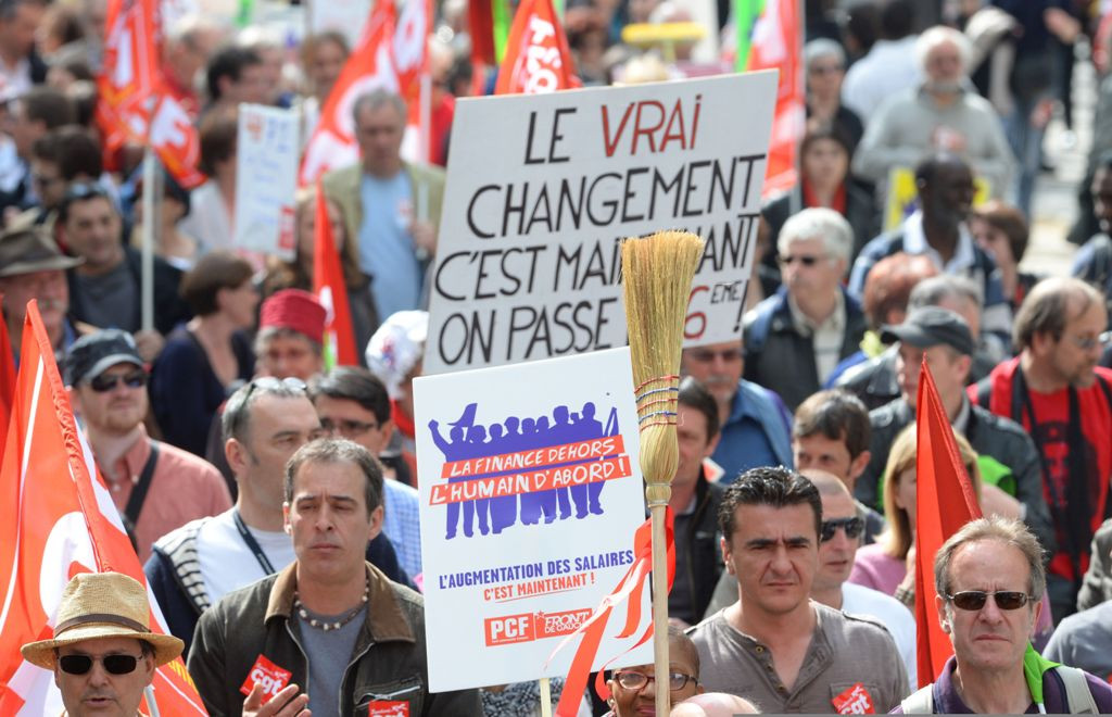 Γαλλία: Δεκάδες χιλιάδες διαδήλωσαν κατά της λιτότητας