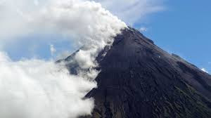 Φιλιππίνες: Πέντε ορειβάτες σκοτώθηκαν από έκρηξη ηφαιστείου