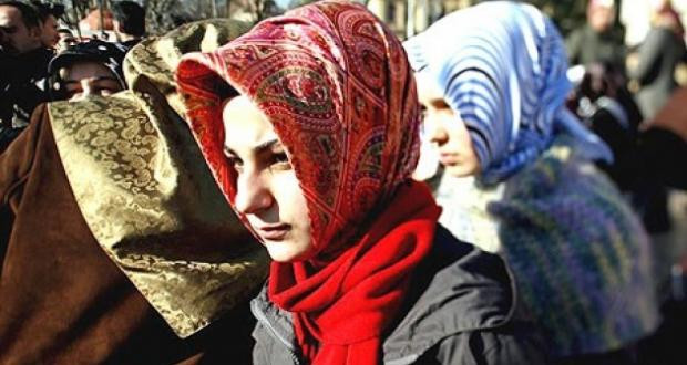 Η Γάνδη επαναφέρει τη μαντίλα στο δημόσιο τομέα