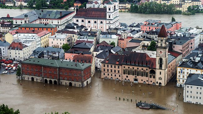 Φονικές πλημμύρες σαρώνουν την κεντρική Ευρώπη