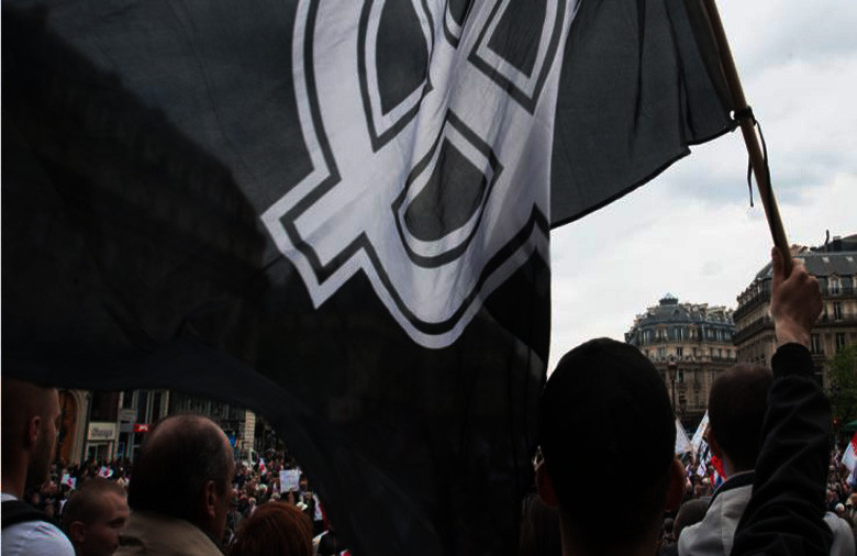 Η γαλλική κυβέρνηση διαλύει τις νεοναζιστικές οργανώσεις