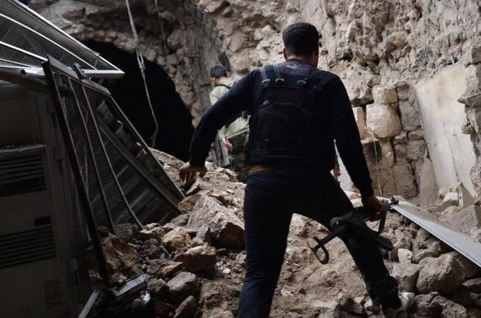 Συρία: Το καθεστώς χτύπησε εντός Λιβάνου – Σφαγή αμάχων από Τζιχαντιστές