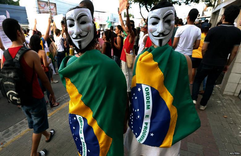 Βραζιλία: Άνοιγμα προς τους διαδηλωτές από τη Ρούσεφ