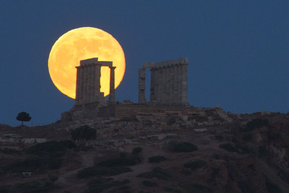 Φωτορεπορτάζ: Όταν το Φεγγάρι επισκίασε τον Ήλιο
