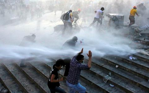 Δακρυγόνα και συλλήψεις σε διαδήλωση στην Άγκυρα