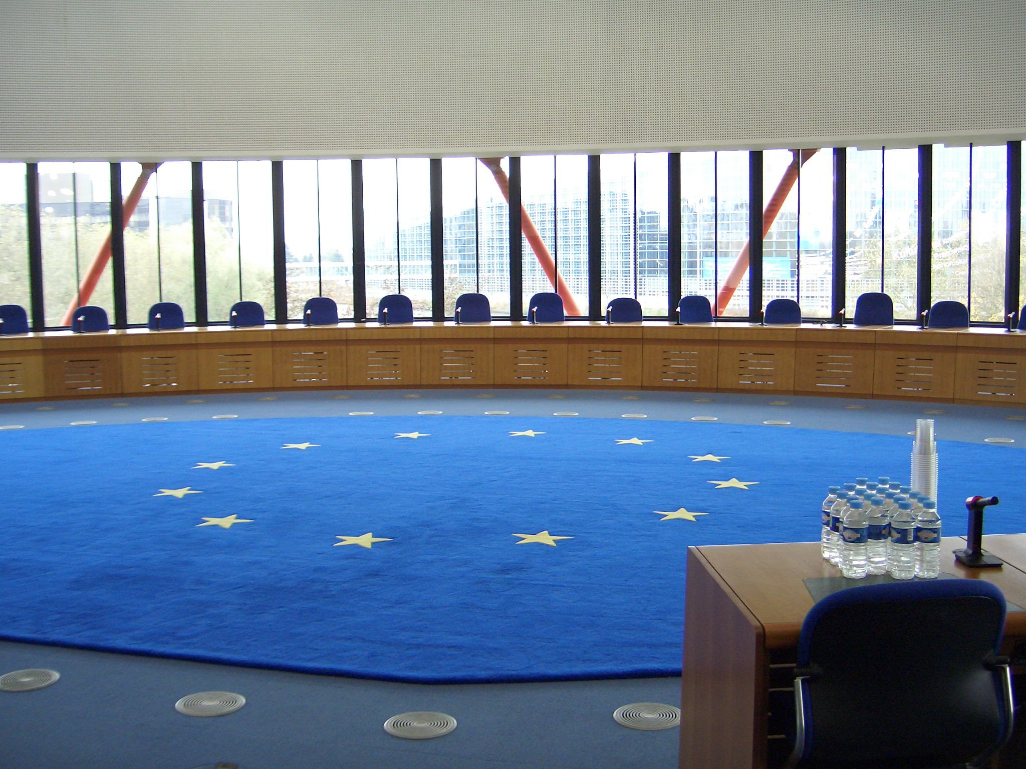 Στο Ευρωδικαστήριο για ενισχύσεις σε καζίνο και Αλουμίνιον