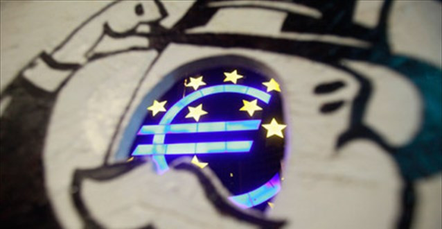 Ευρωβαρόμετρο: Καμιά εμπιστοσύνη σε κόμματα και Ευρώπη