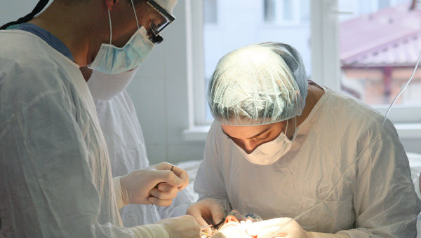 Γιατροί χειρουργούν με τρυπάνια και πένσες στη Μολδαβία