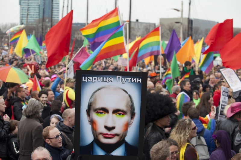 «Όχι» στη ρωσική βότκα λένε τα λονδρέζικα gay bar