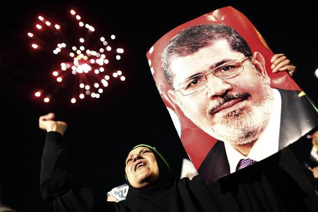 Εντολή διάλυσης των καθιστικών διαμαρτυριών υπέρ Μόρσι