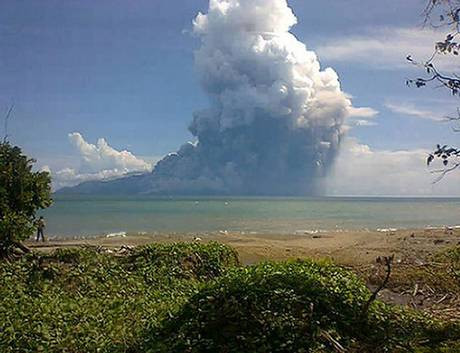Έξι νεκροί από έκρηξη ηφαιστείου στην Ινδονησία