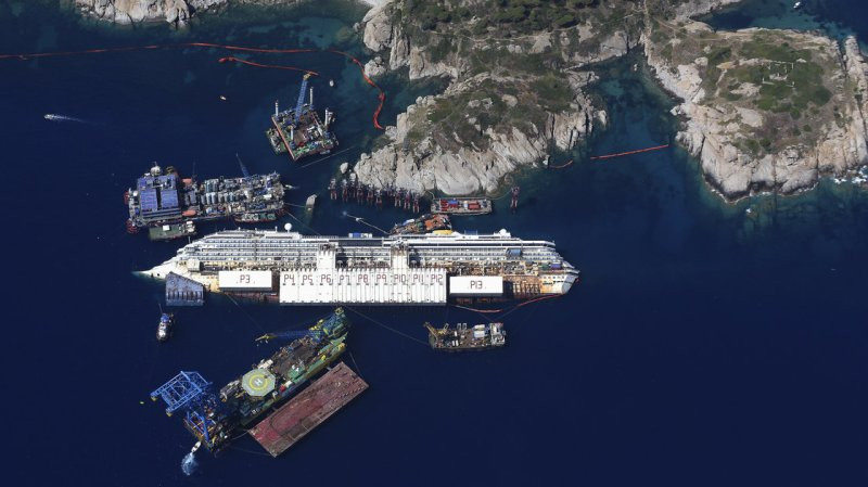 Ιταλία: Ξεκινά τη Δευτέρα η ανέλκυση του Costa Concordia